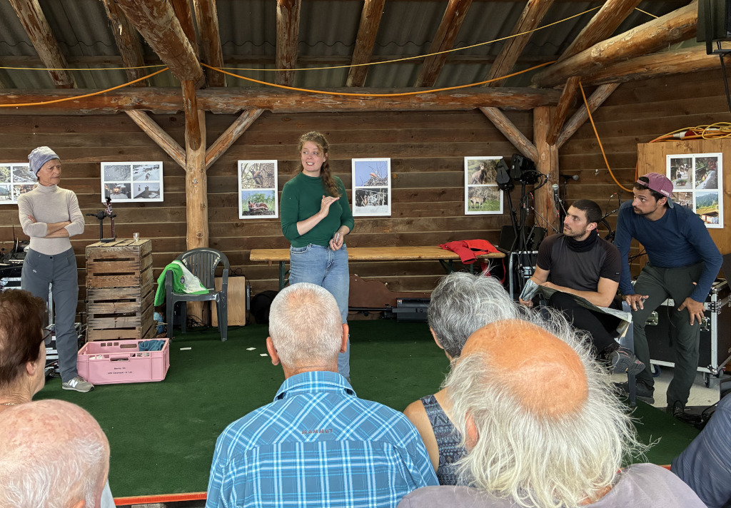 Le Chant des Pistes on stage at Vens'Stock 2025